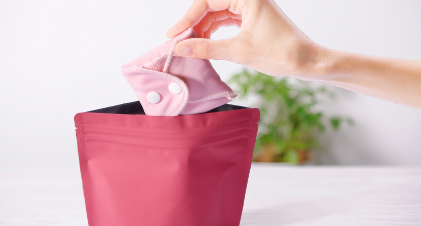 使用済みの布ナプキンはすぐ洗濯か携帯袋へ