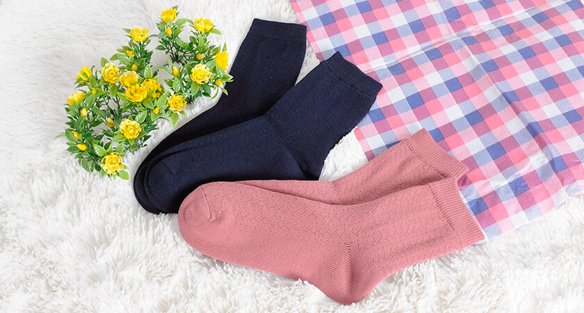 重ね履きにピッタリ!ふんわり厚手の二重編み靴下